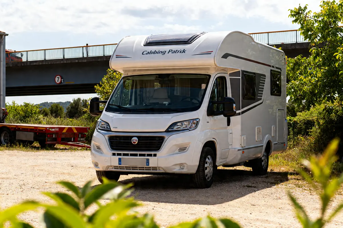 Camping-car Patrick à Cayrols : visite, vente et avis
